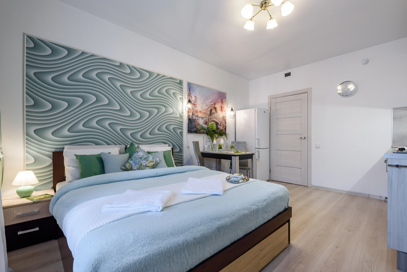 Апартаменты Voyage Lime Style на Парашютной 42/2