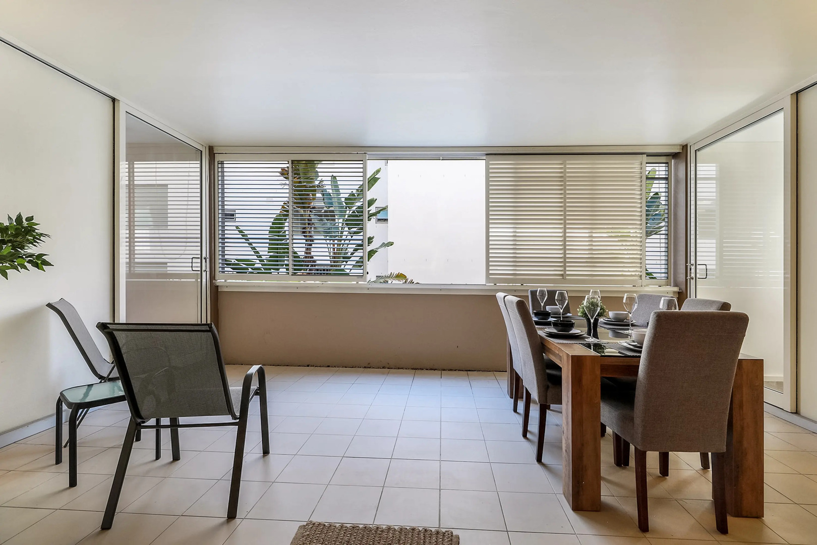 Апартаменты Furnished Near Central Business District