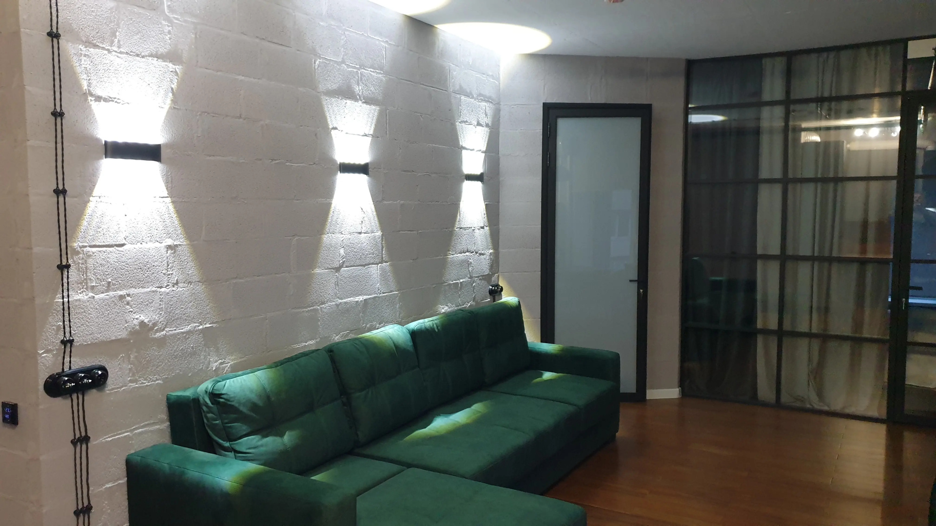 Апартаменты Green Lamp Downtown