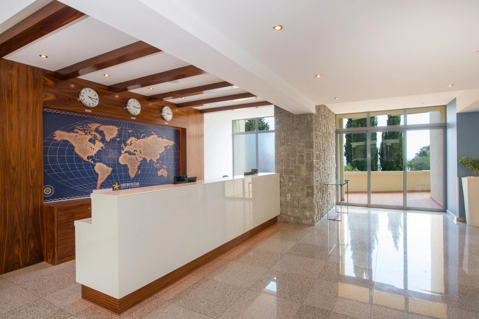 Отель Iberostar Bellevue