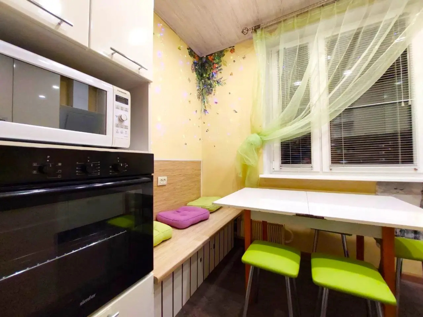 Квартира Трехкомнатная Недалеко от Метро Пражская