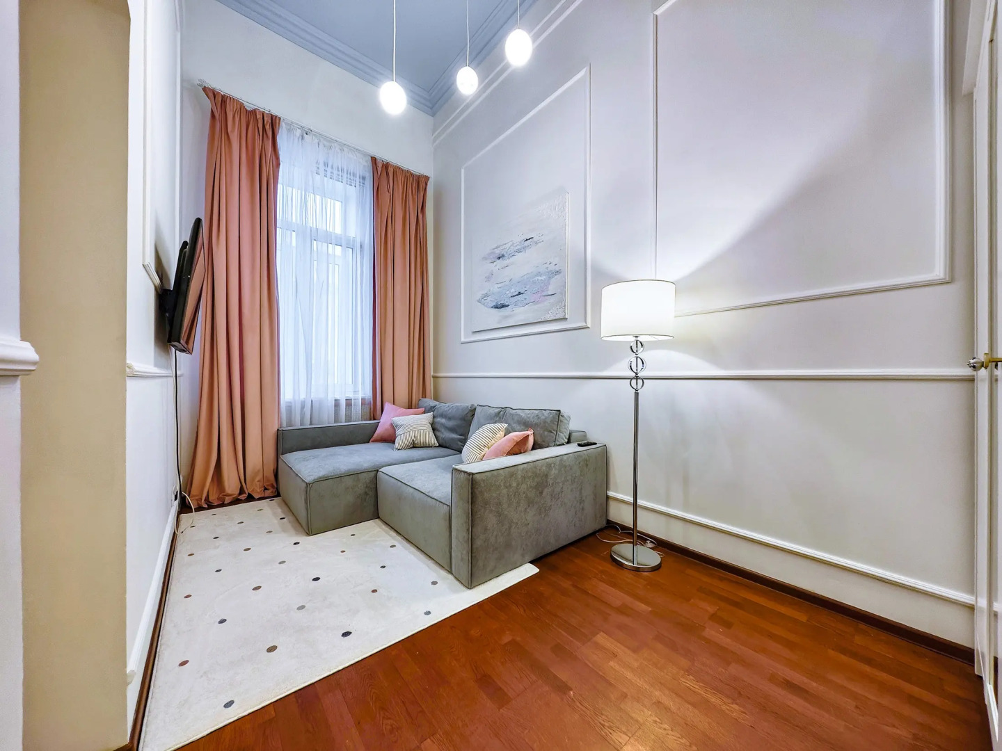 Апартаменты Невский 18 Николь и Мишель