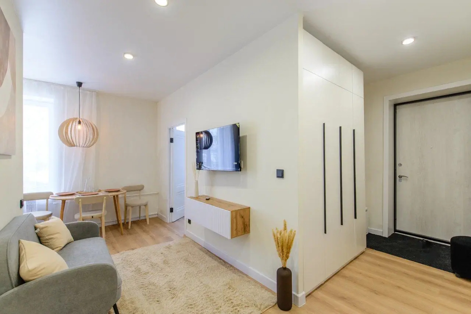 Квартира Просторная трешка в сердце города