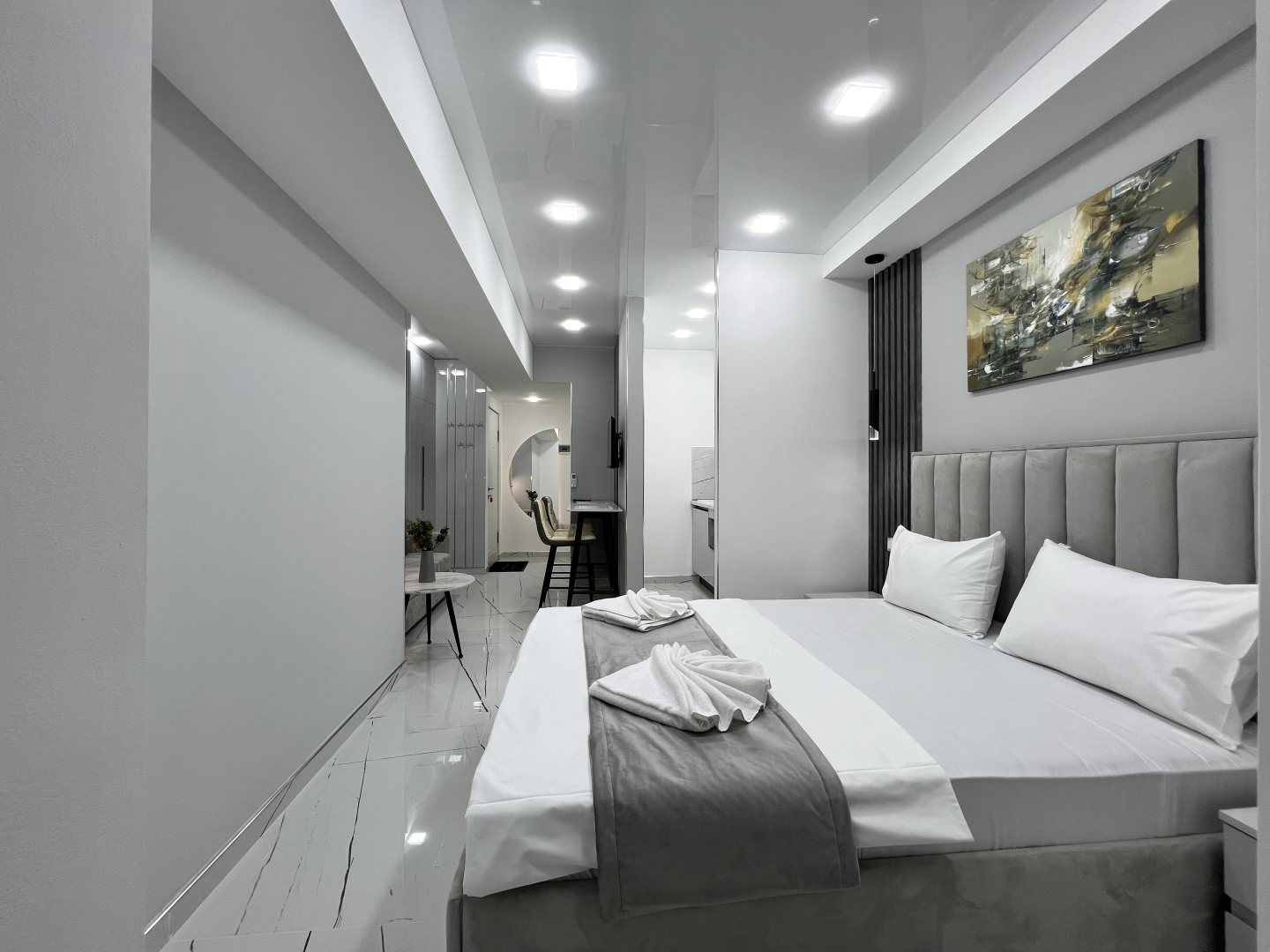 Апартаменты New Modern Classic City Center