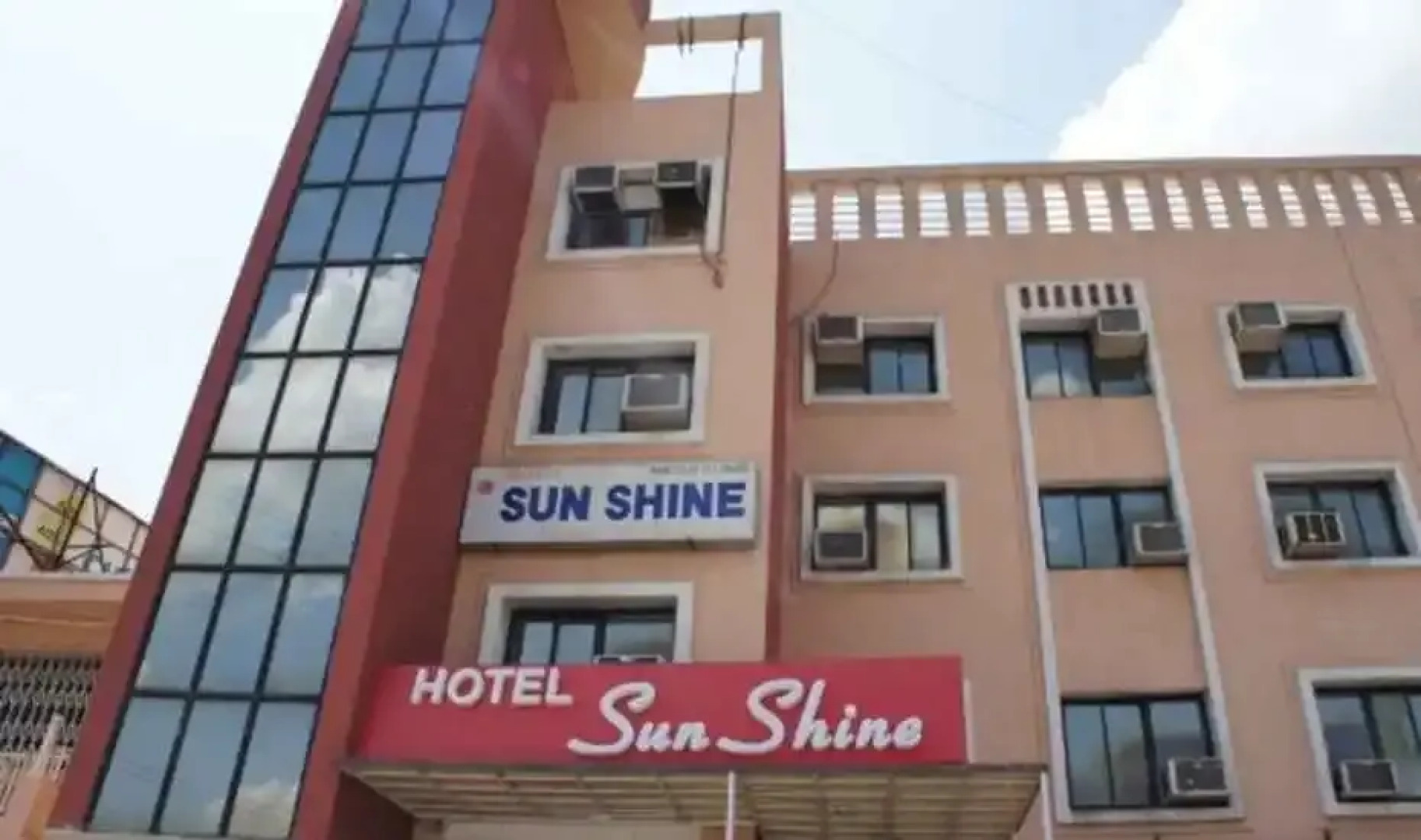 Отель Sun Shine by Sky Stays