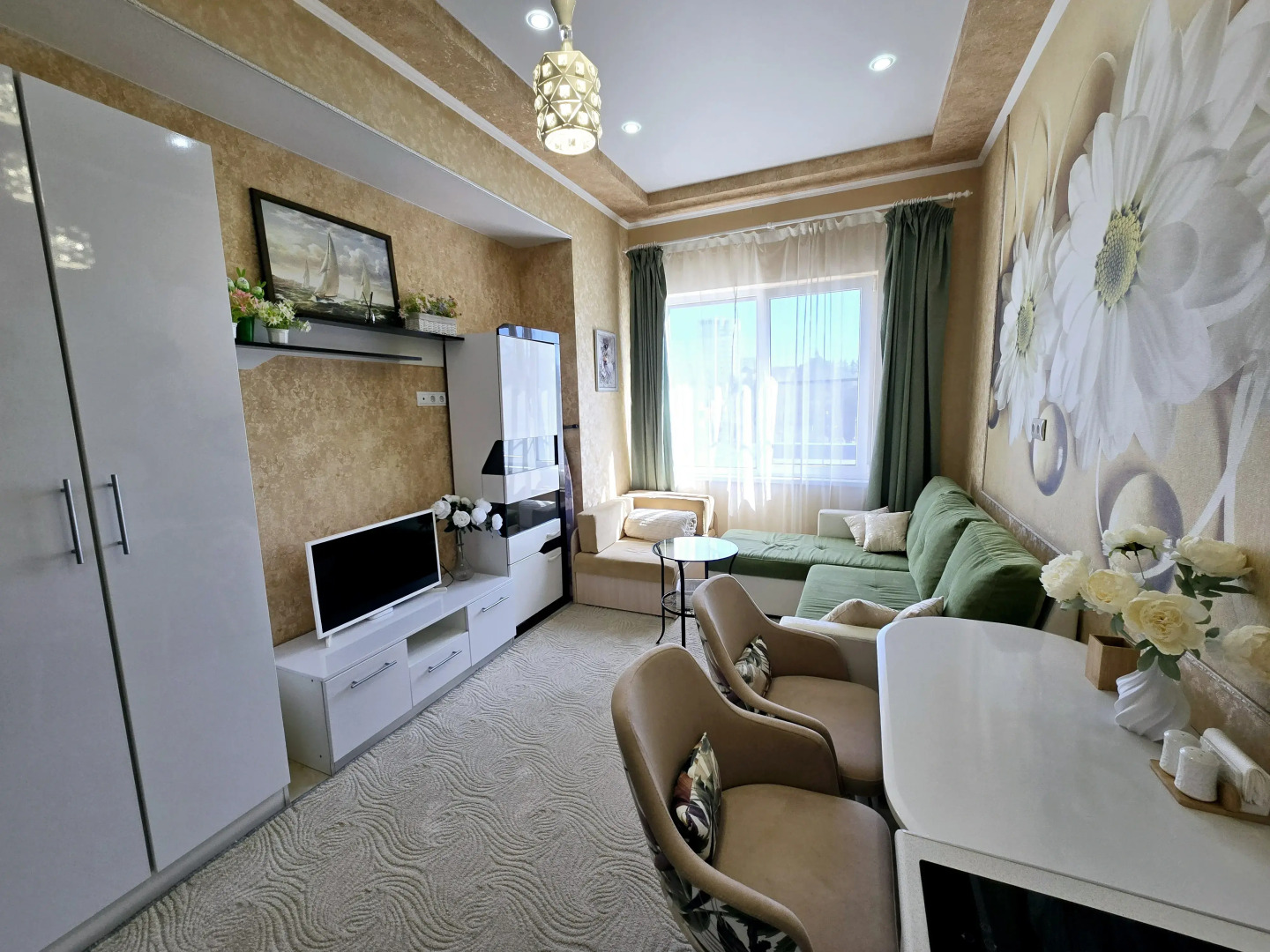 Квартира Уютная в Комплексе с Бассейном