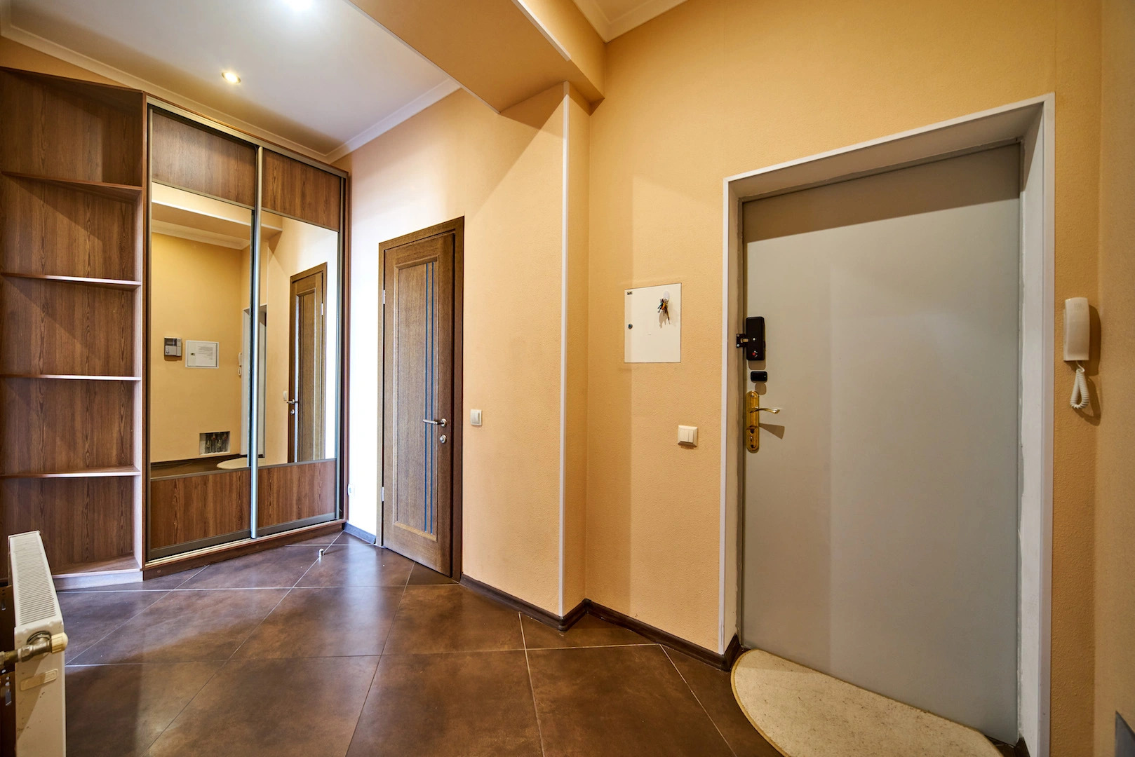 Двухуровневые апартаменты у моря на Античном