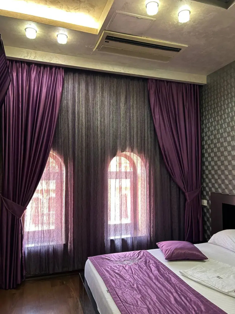 Отель Roma Yerevan & Tours
