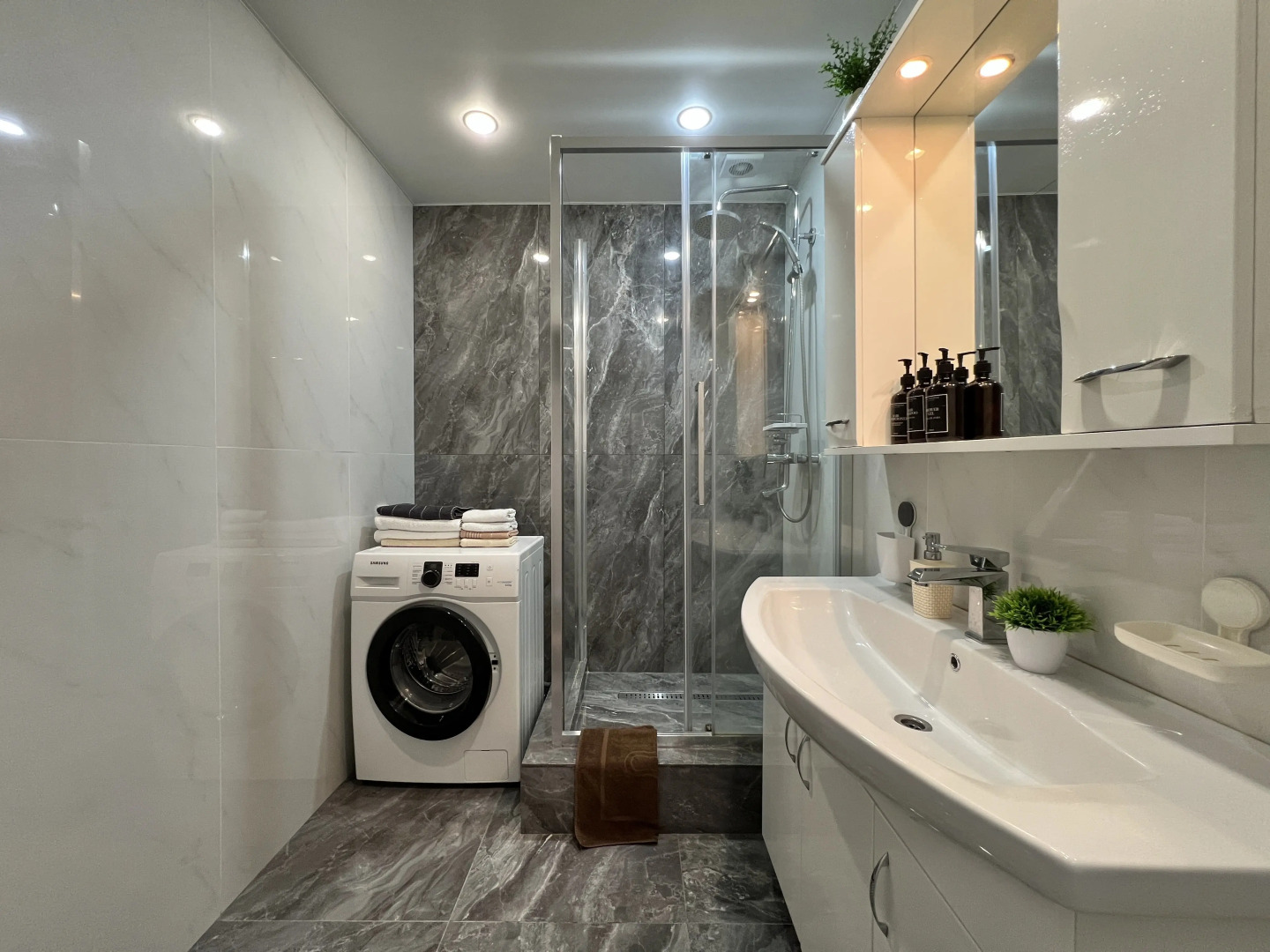 Квартира Евро 3-ком на Смирнова 3 (кв. 185)