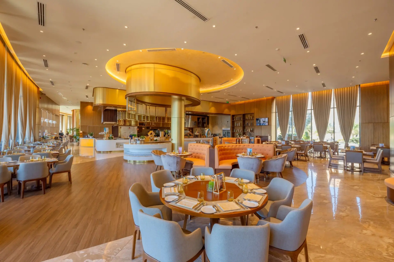 Курортный Отель Wyndham Grand KN Paradise Cam Ranh