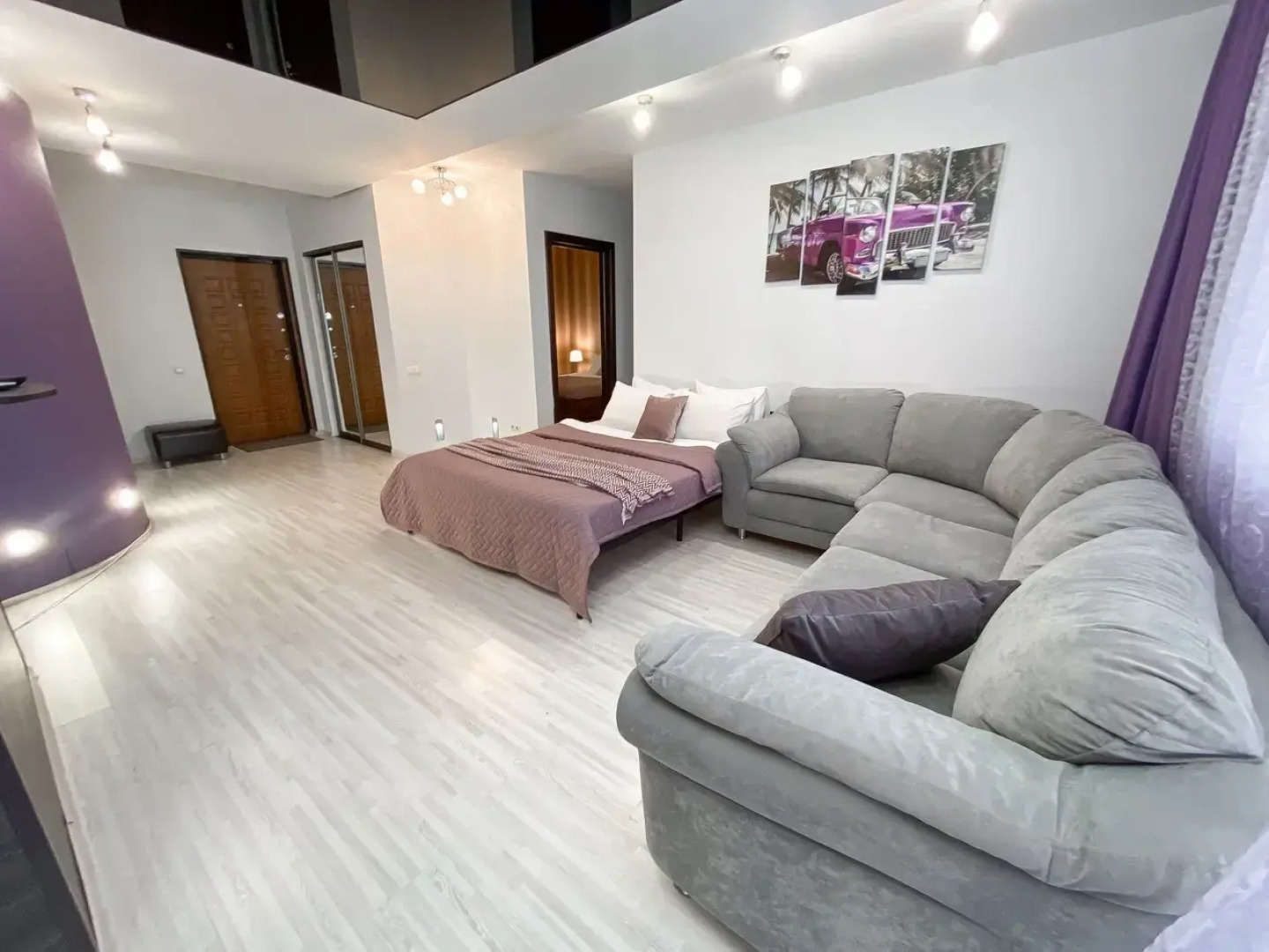 Апартаменты семейные с камином у ТЦ Аквамолл