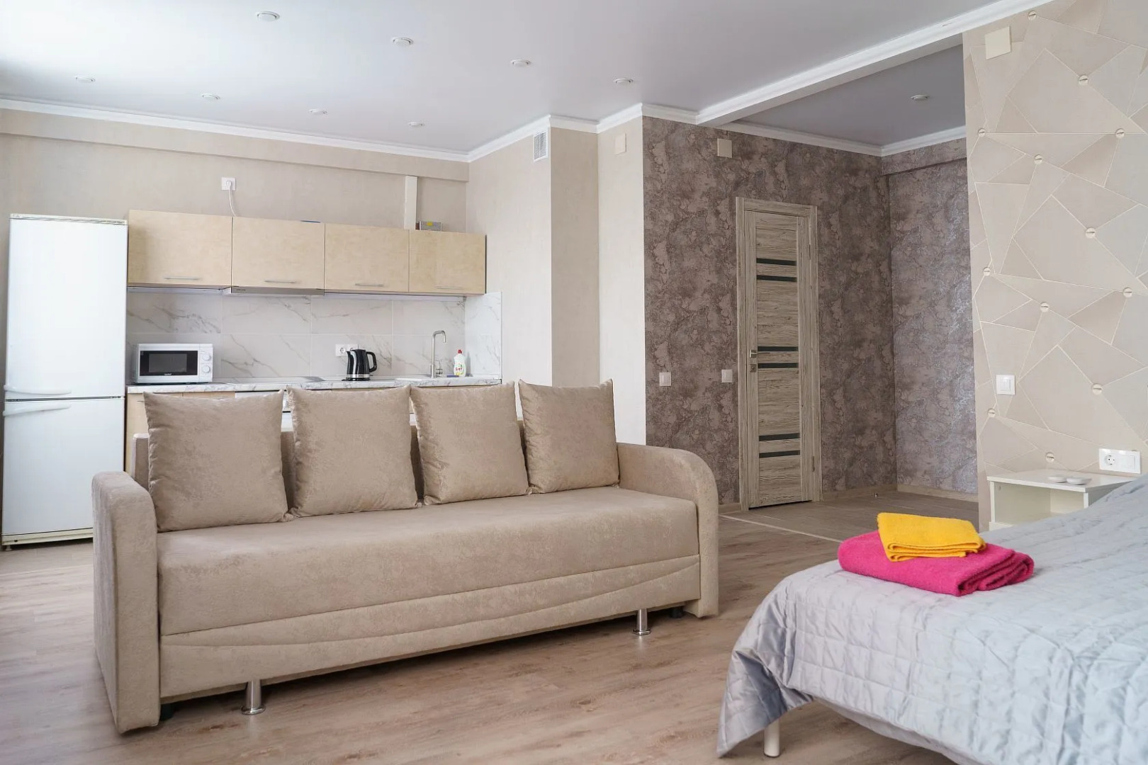 Апартаменты Right Room студия люкс на Пухова 56