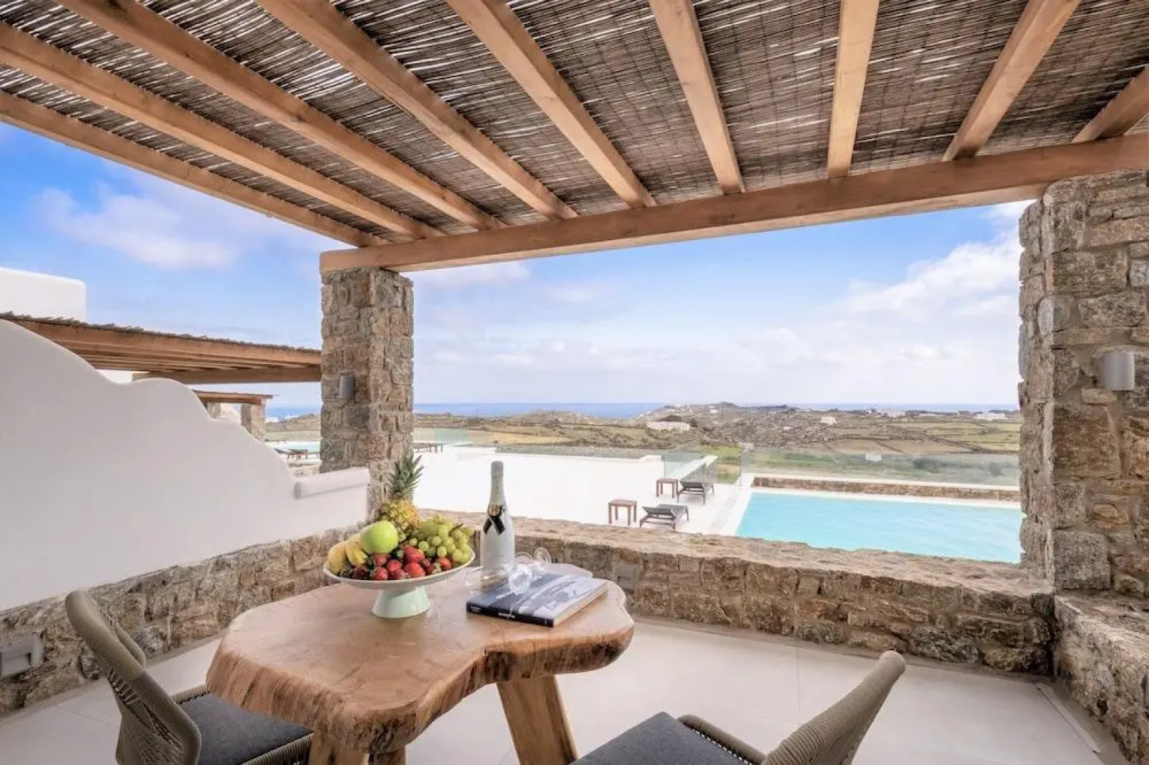 Отель Legendary Suites