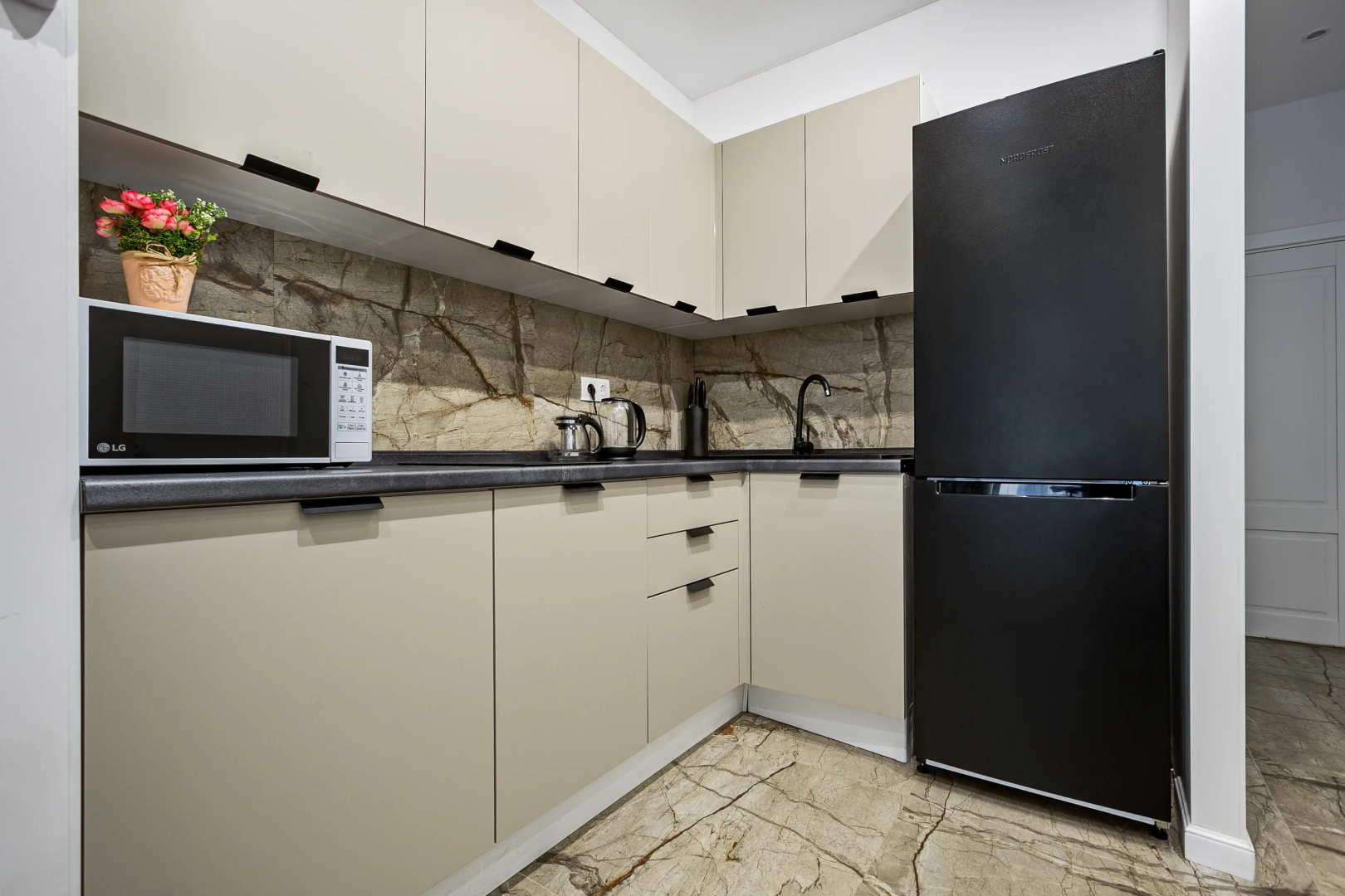 Квартира MaxRealty42 Летчика Осканова 6
