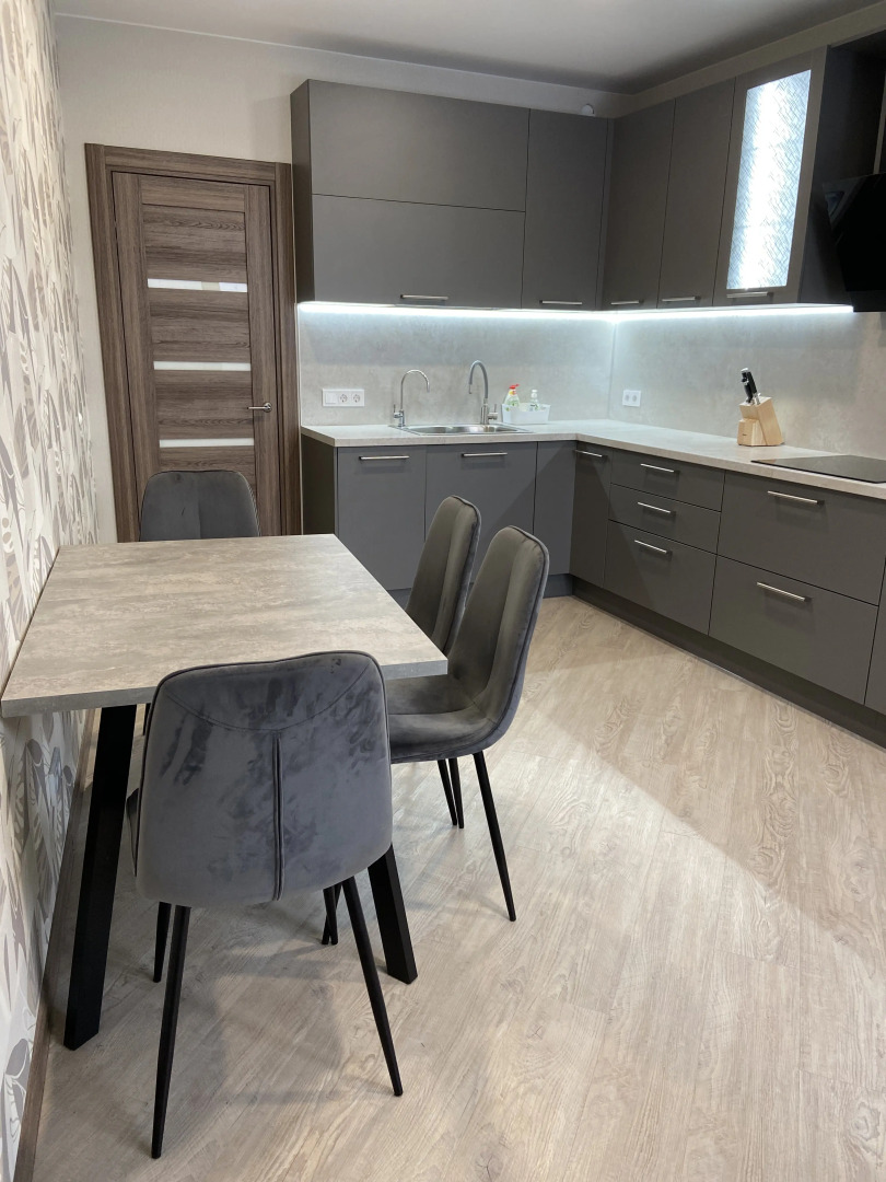 Квартира Большая двухкомнатная у метро Пионерская