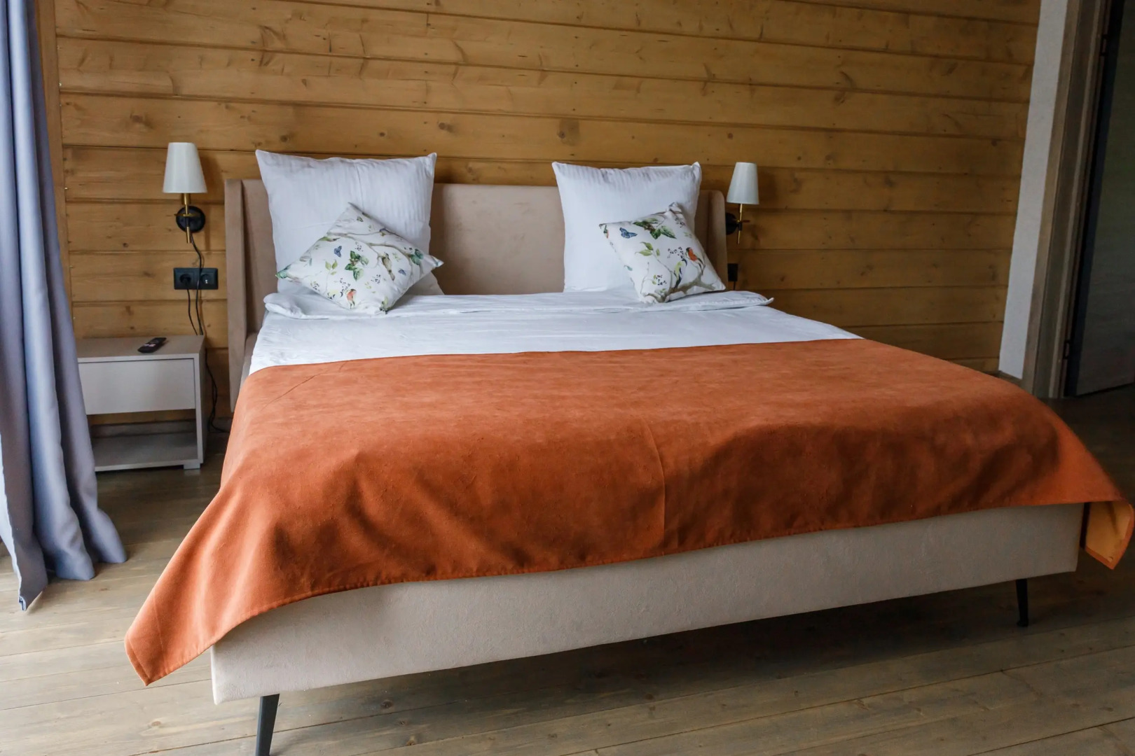 Частный дом Трехкомнатный 145 метров в лесу у пруда