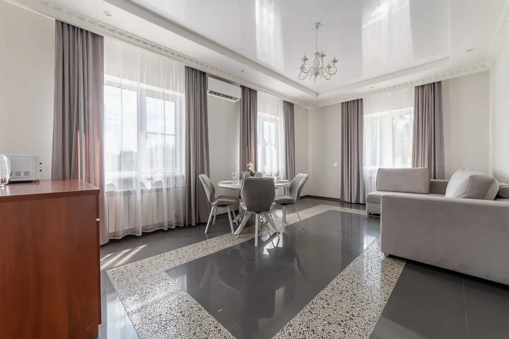 Апартаменты на улице Коммуны 2