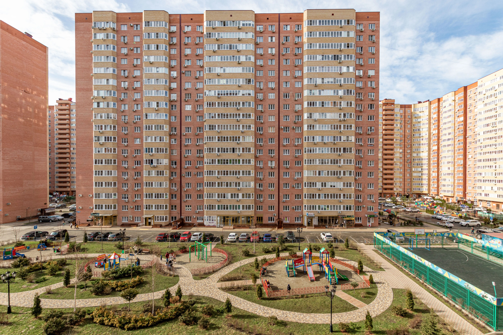 Квартира евро трешка у парка Галицкого Апарт-Отелика на Героя Сарабеева