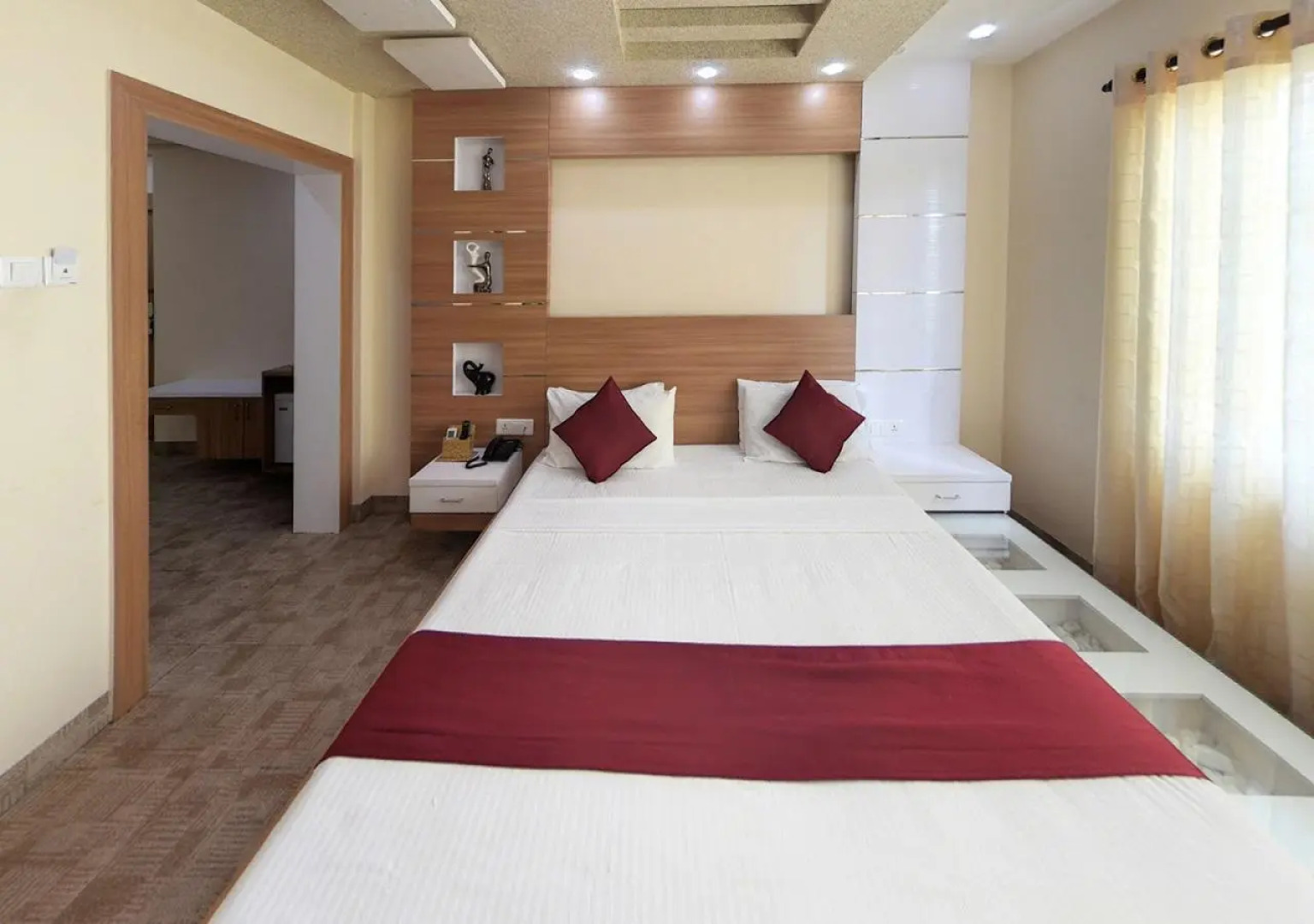 Отель Royal Castle