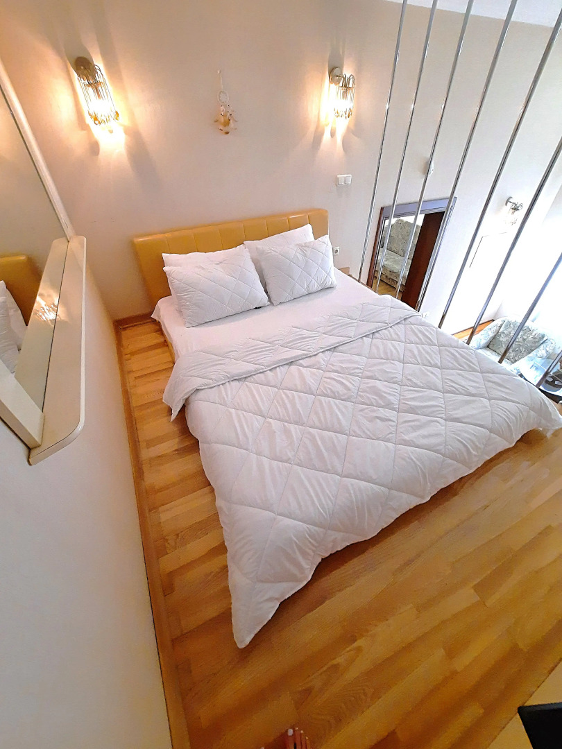 Апартаменты 4 метра над Уровнем Неба Alex