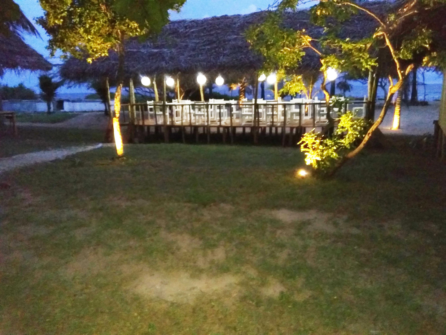 Отель Yala Waves Beach  Resort