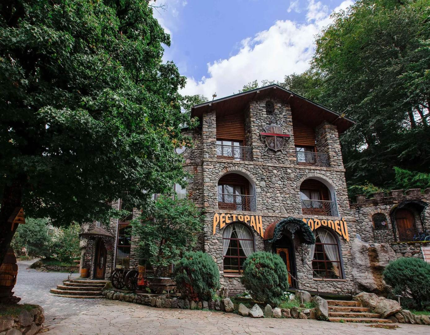 Отель Форт Эврика