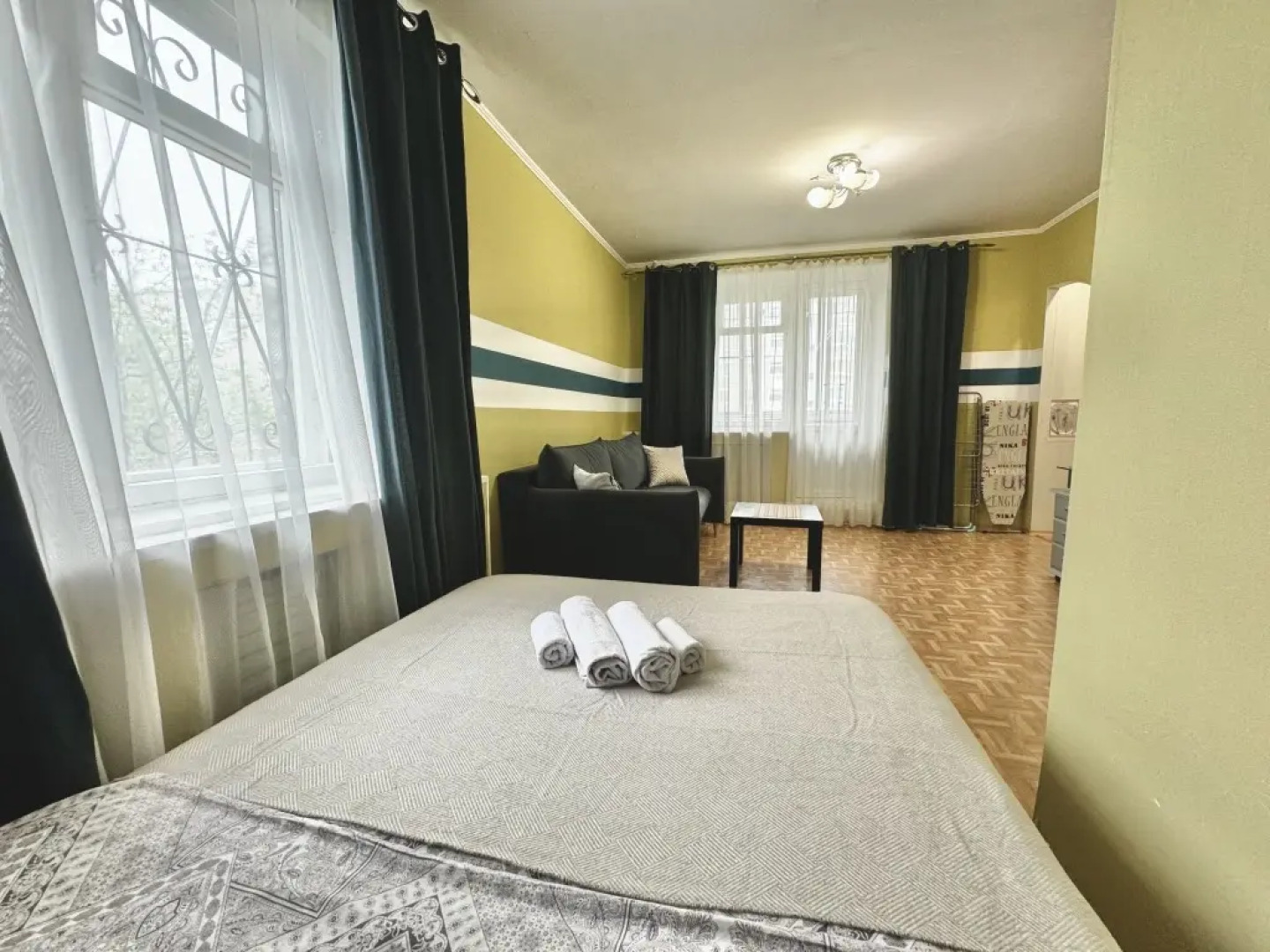 Однокомнатные апартаменты у ДК Металлургов. Барбарис