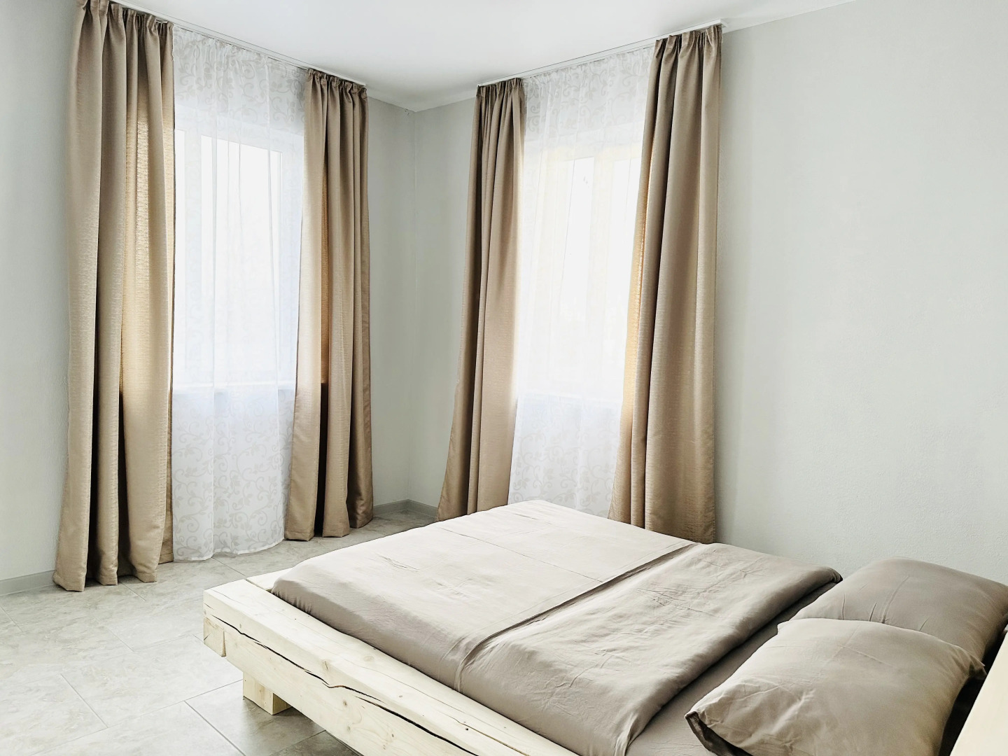 Вилла на берегу реки около Минска