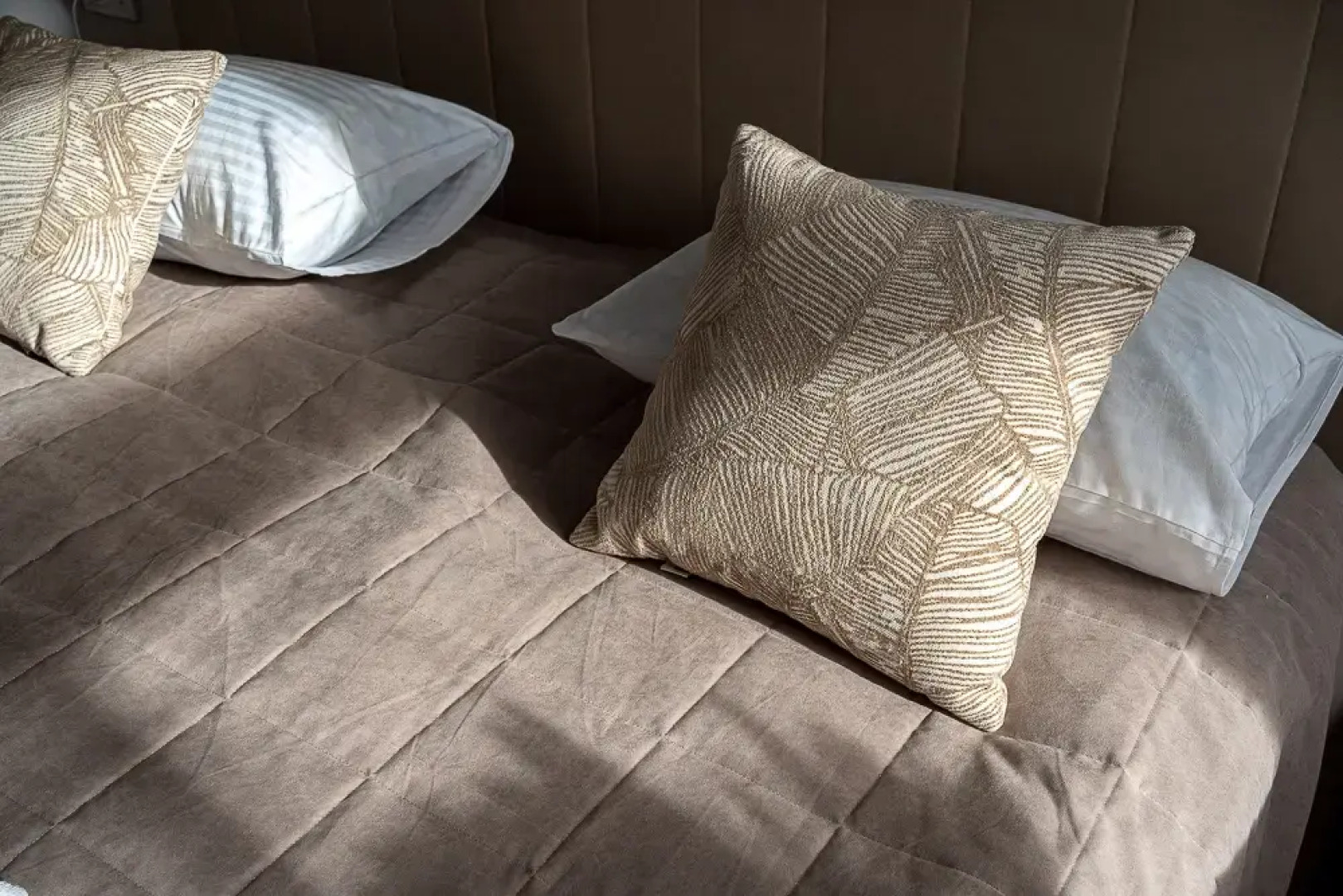 Апартаменты с дизайнерским ремонтом на центральной улице (до 4х гостей)