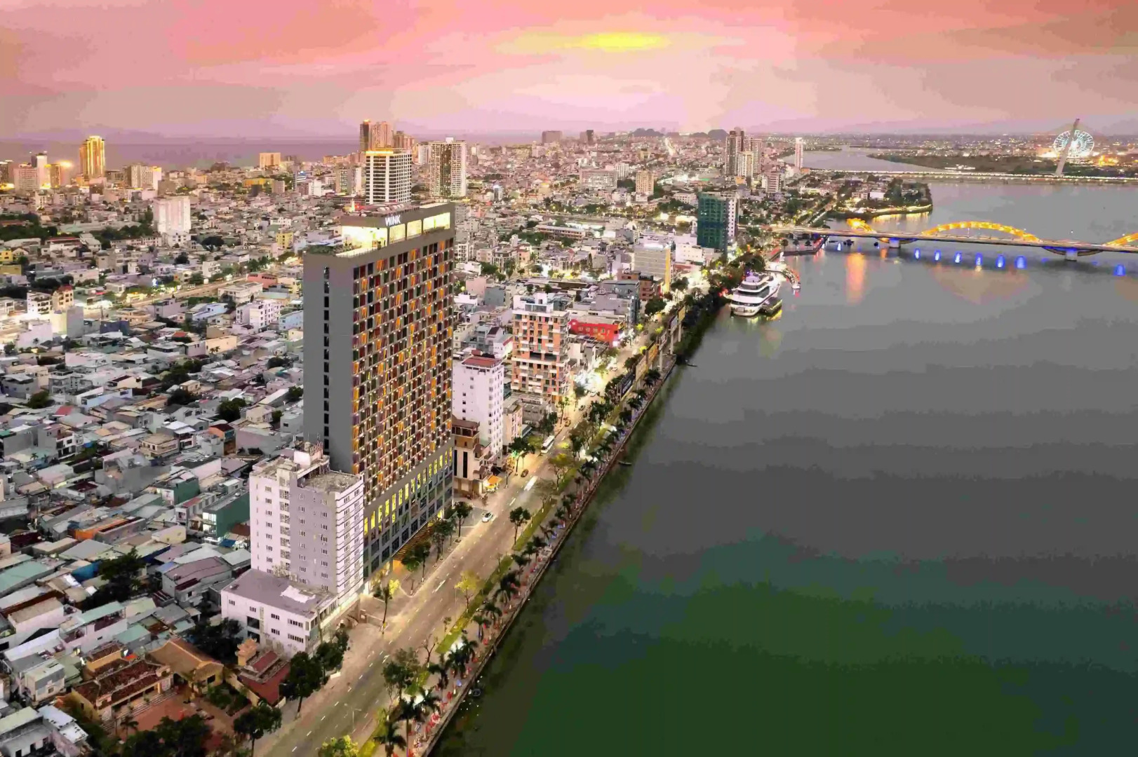 Отель Wink Danang Riverside Residence Suites - 24hrs Stay & The Best View in Town