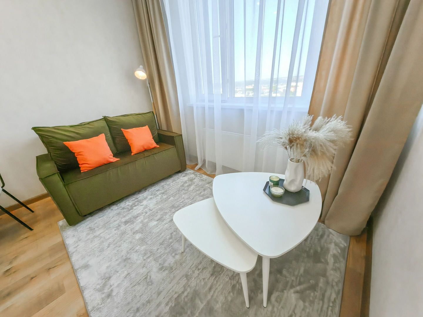 Квартира уютная и стильная в доме с садом на крыше