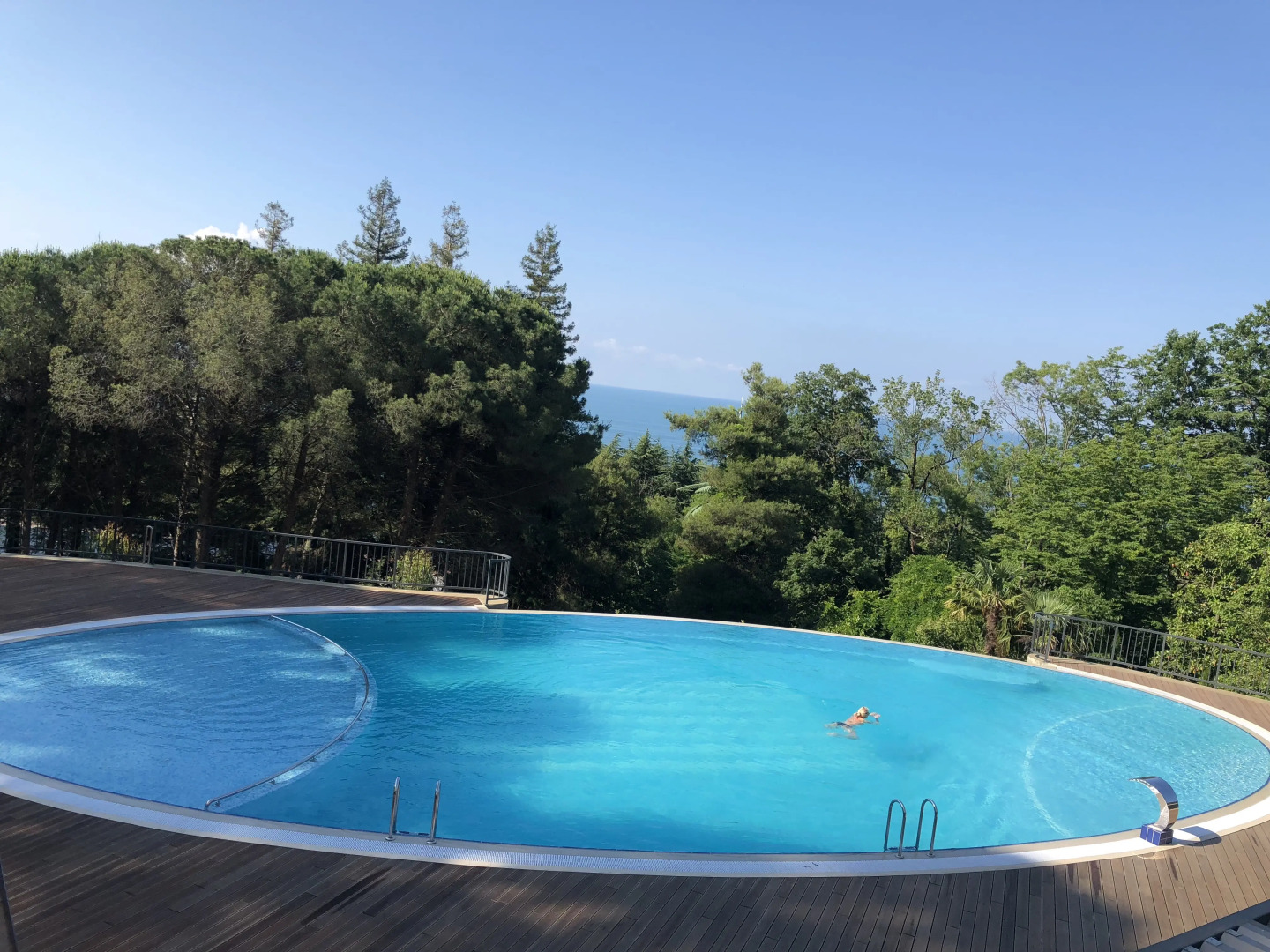 Апартаменты Четырехкомнатные Актёр Гэлакси