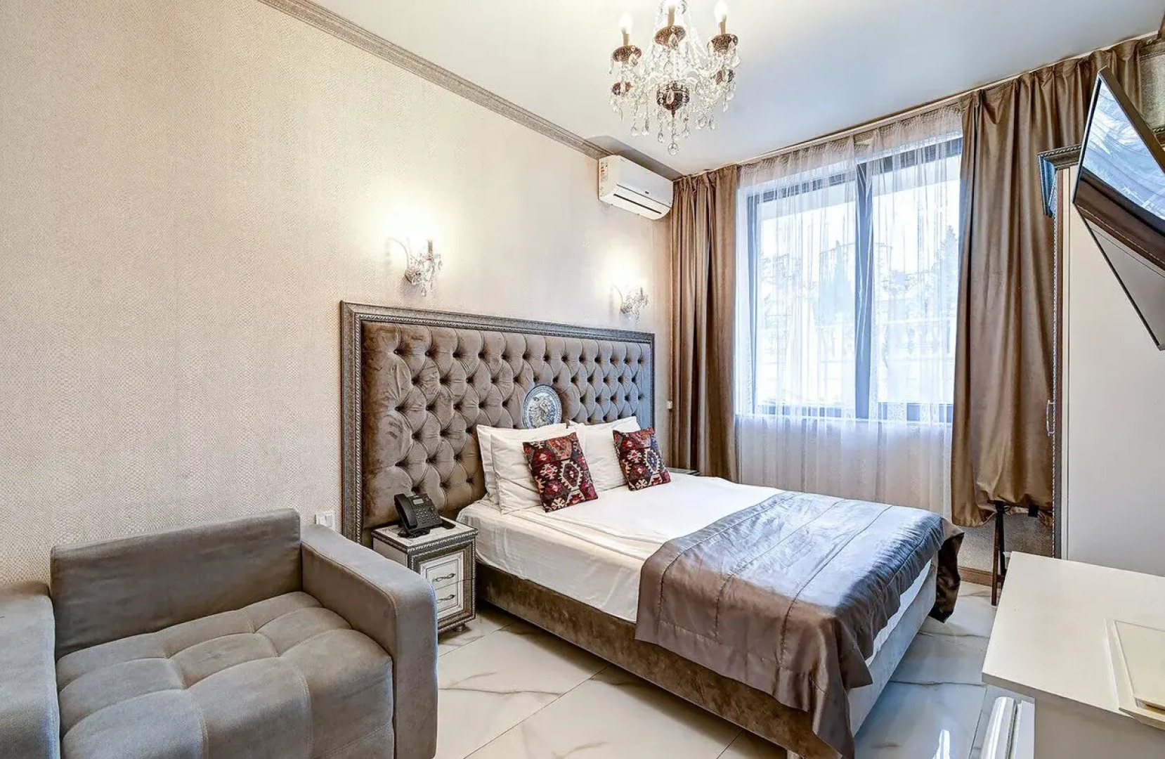 Апартаменты семейные у моря с бассейном