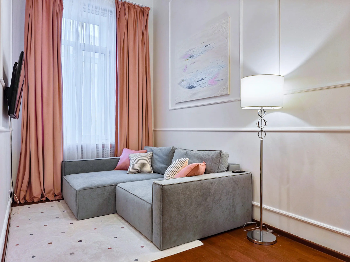 Апартаменты Невский 18 Николь и Мишель