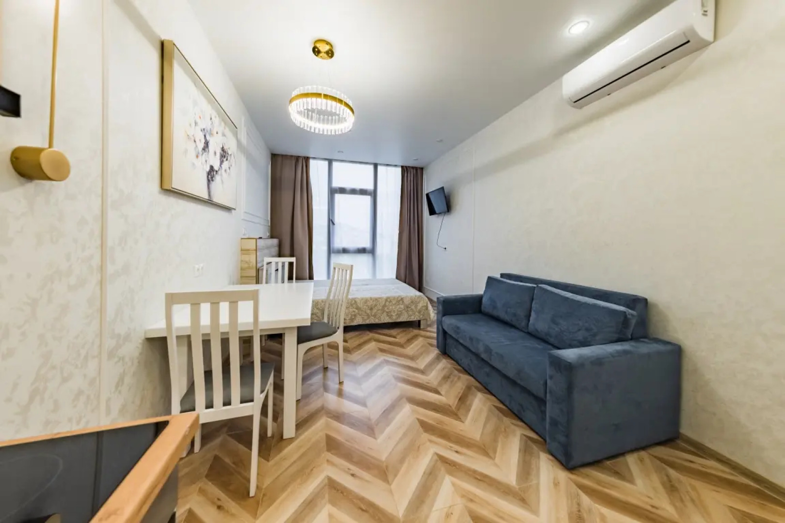 Апартаменты ЖК Метрополь у парка Дендрарий с бассейном