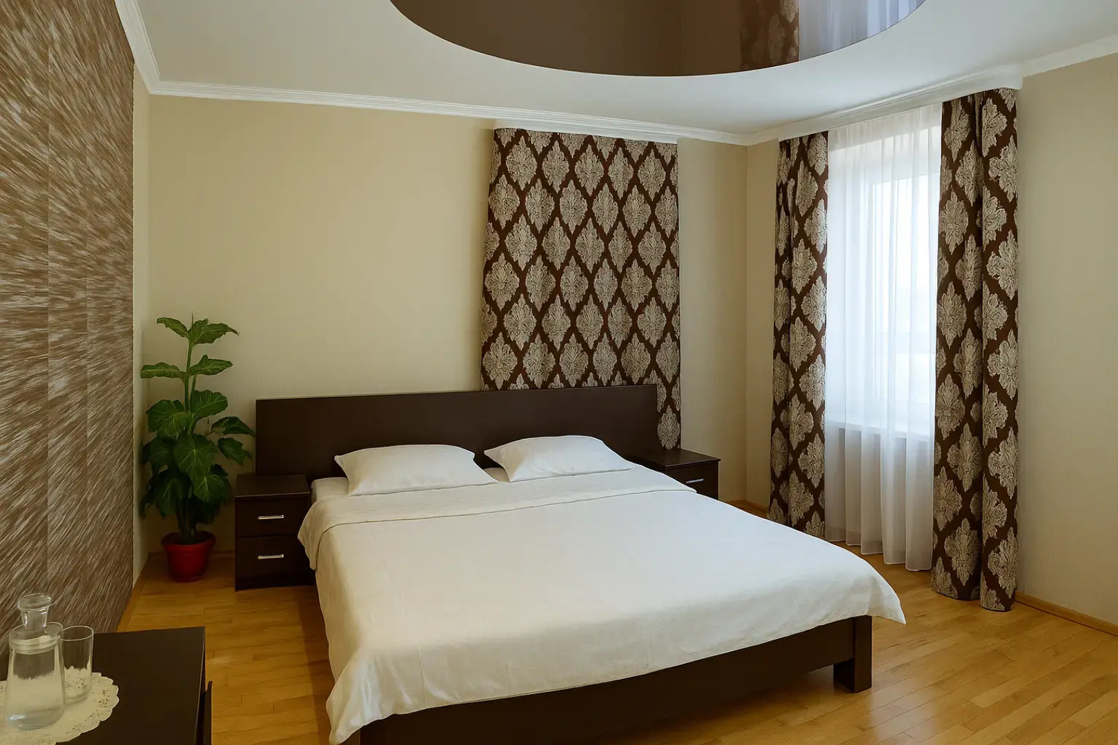 Отель Парадис