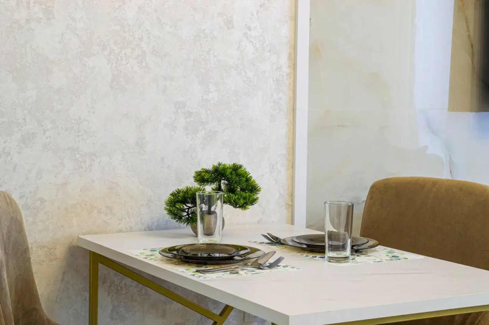 Апартаменты с качелями на 9 этаже