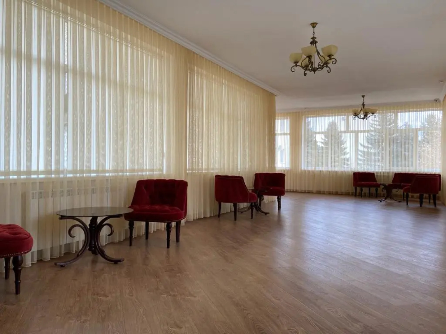 Отель Корона