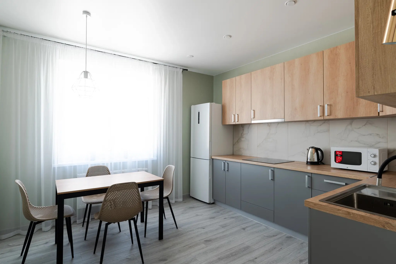 Апартаменты KazanHome Новая квартира с гостиной, спальней и отдельной кухней