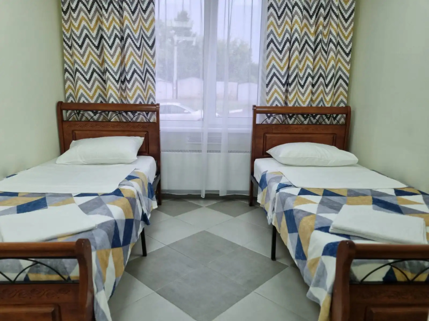 Diplomat Na Molodezhnoy Hotel