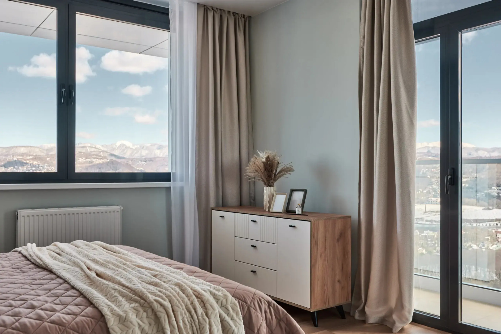 Квартира ЖИВИТЕ У МОРЯ Уютная Евродвушка в премиальном ЖК. Вид на море и горы