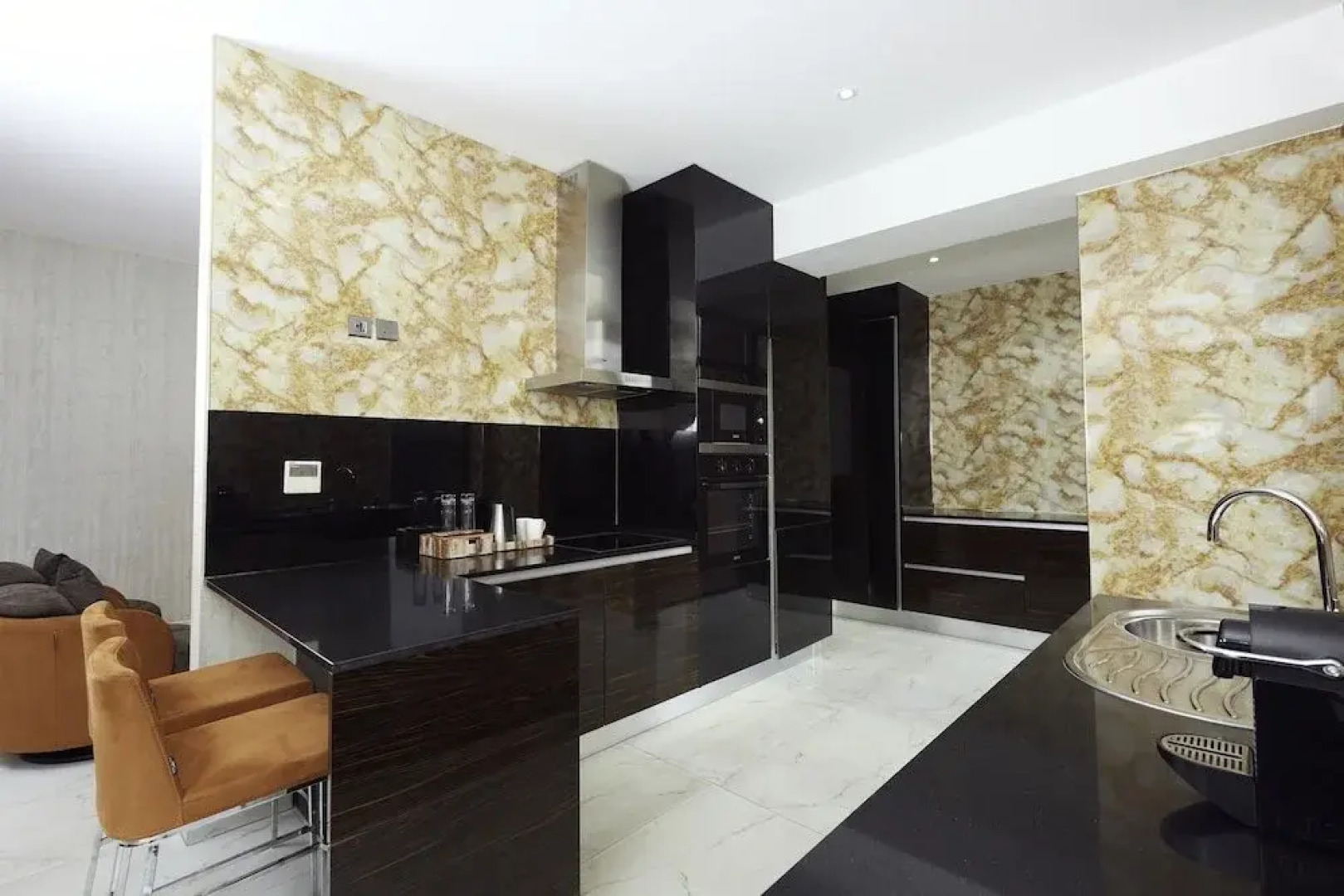 Отель Bel Air Crest Hotel & Suites