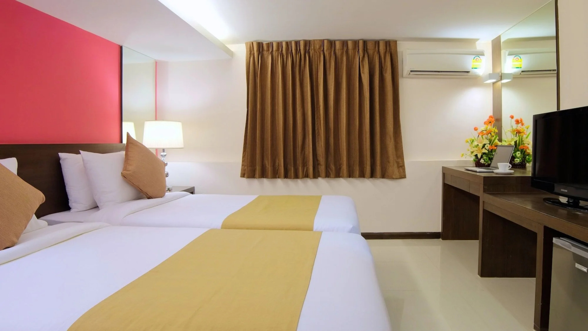 Отель Grand Alpine