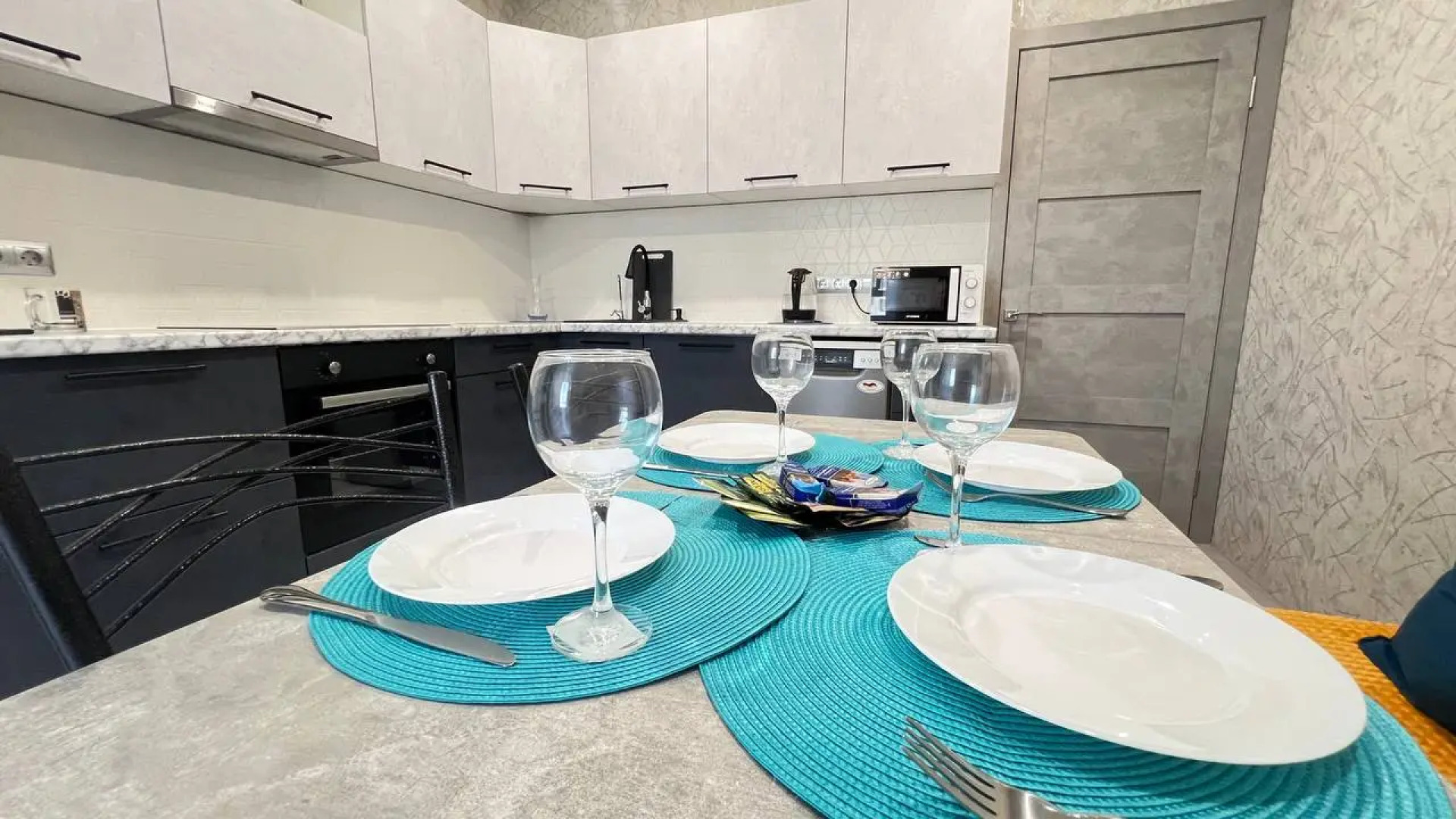 Апартаменты евродвушка напротив парка