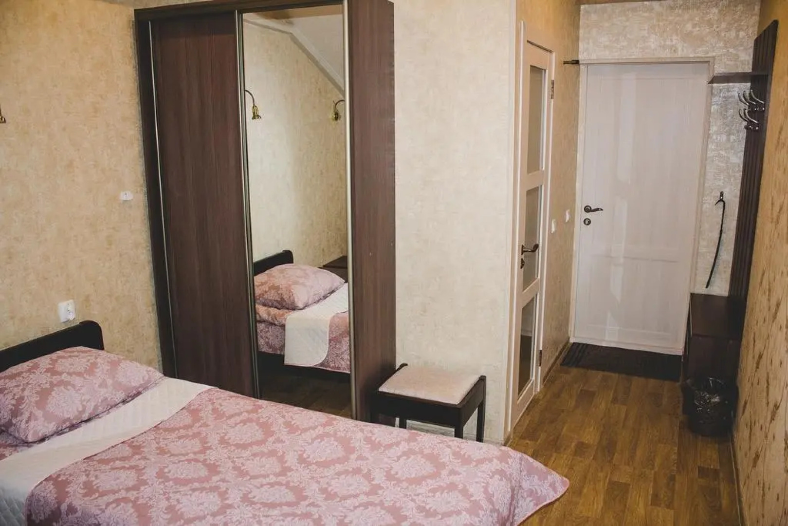 Отель Картуши