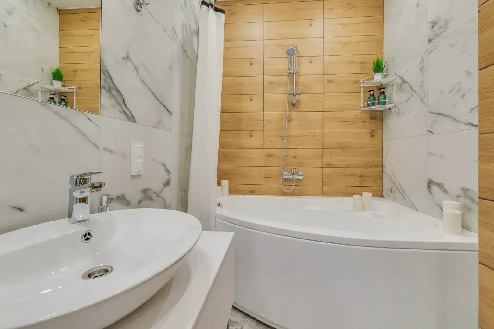 Апартаменты Улучшенные Арт-Апарты у Экспофорума 4