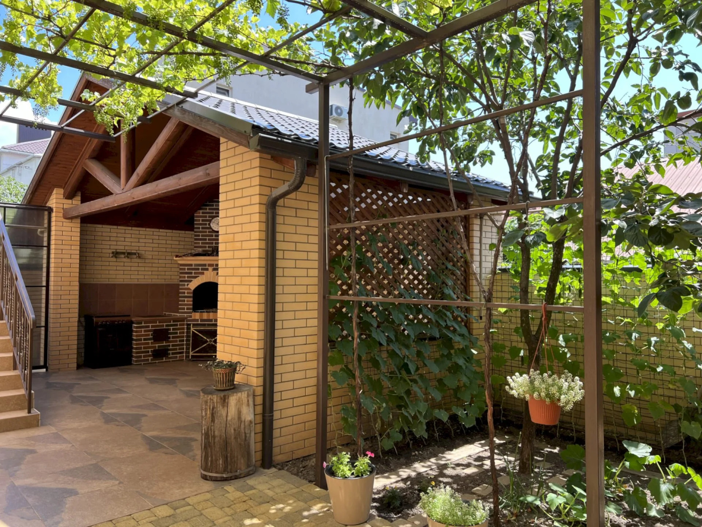 Частный Дом 120 2 Комнатный Этаж с Кухней