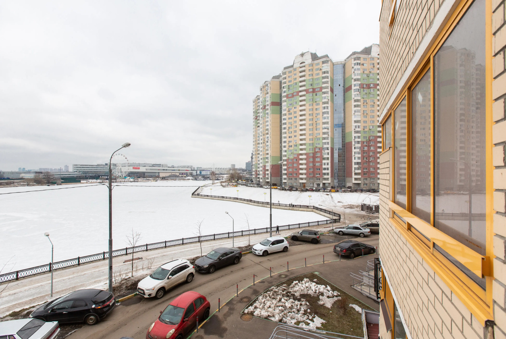 1b  Krasnogrskij 46 Apartments