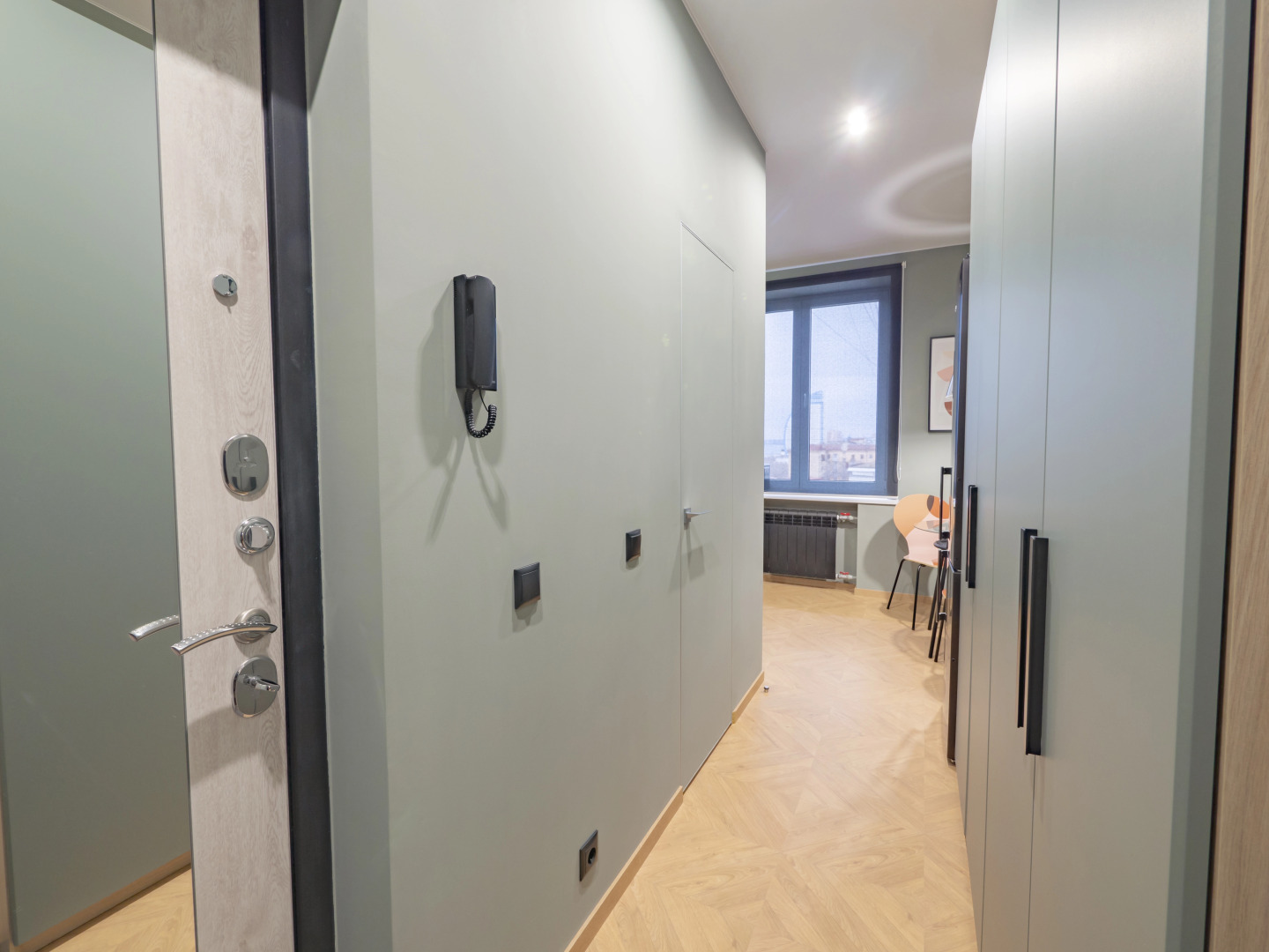 Квартира Роскошная двухкомнатная квартира в сталинке с видом на Аллею Героев