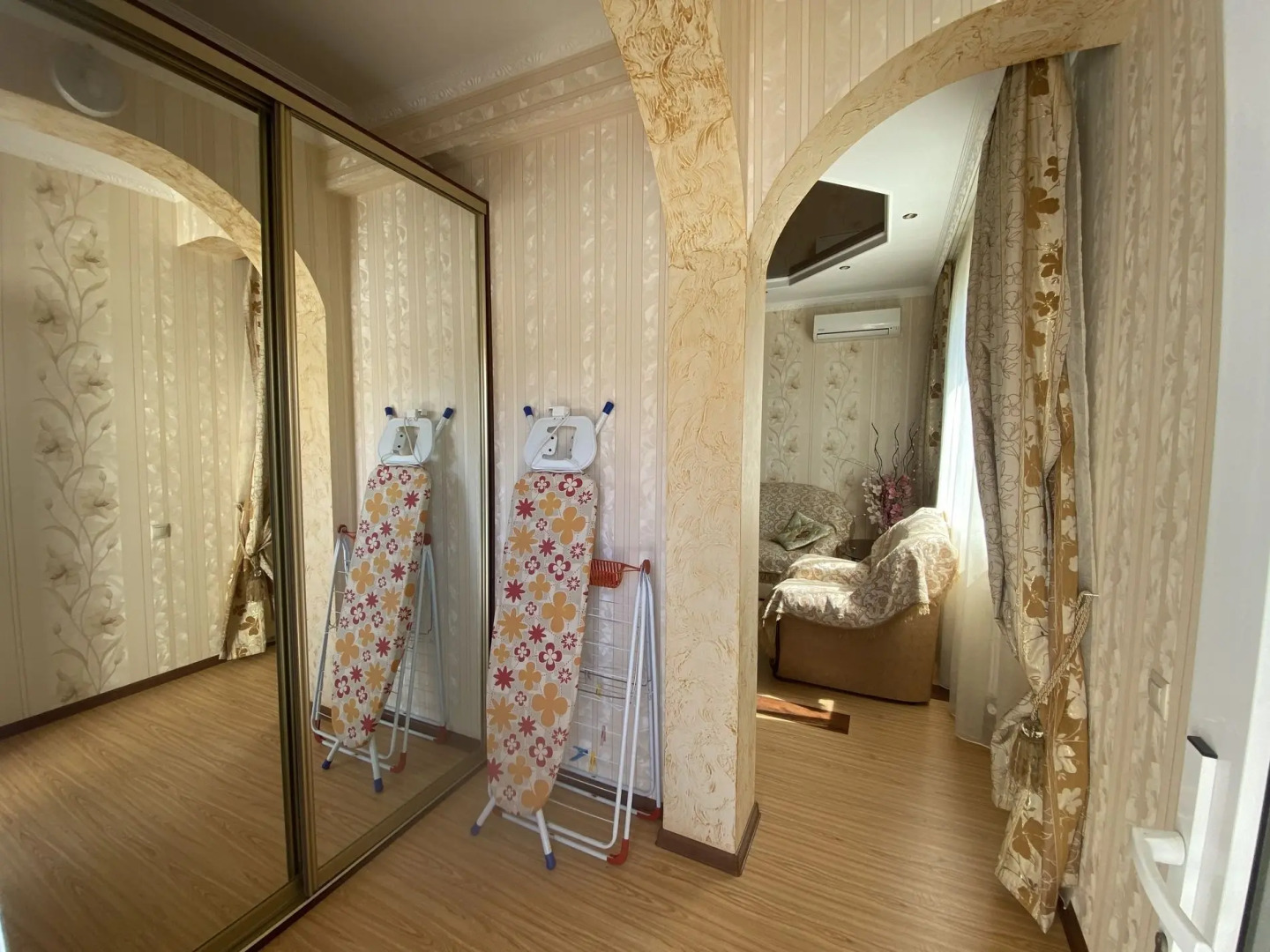 Апартаменты 201 Колхозная 9